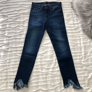 Frayed Hem Cropped Jeans